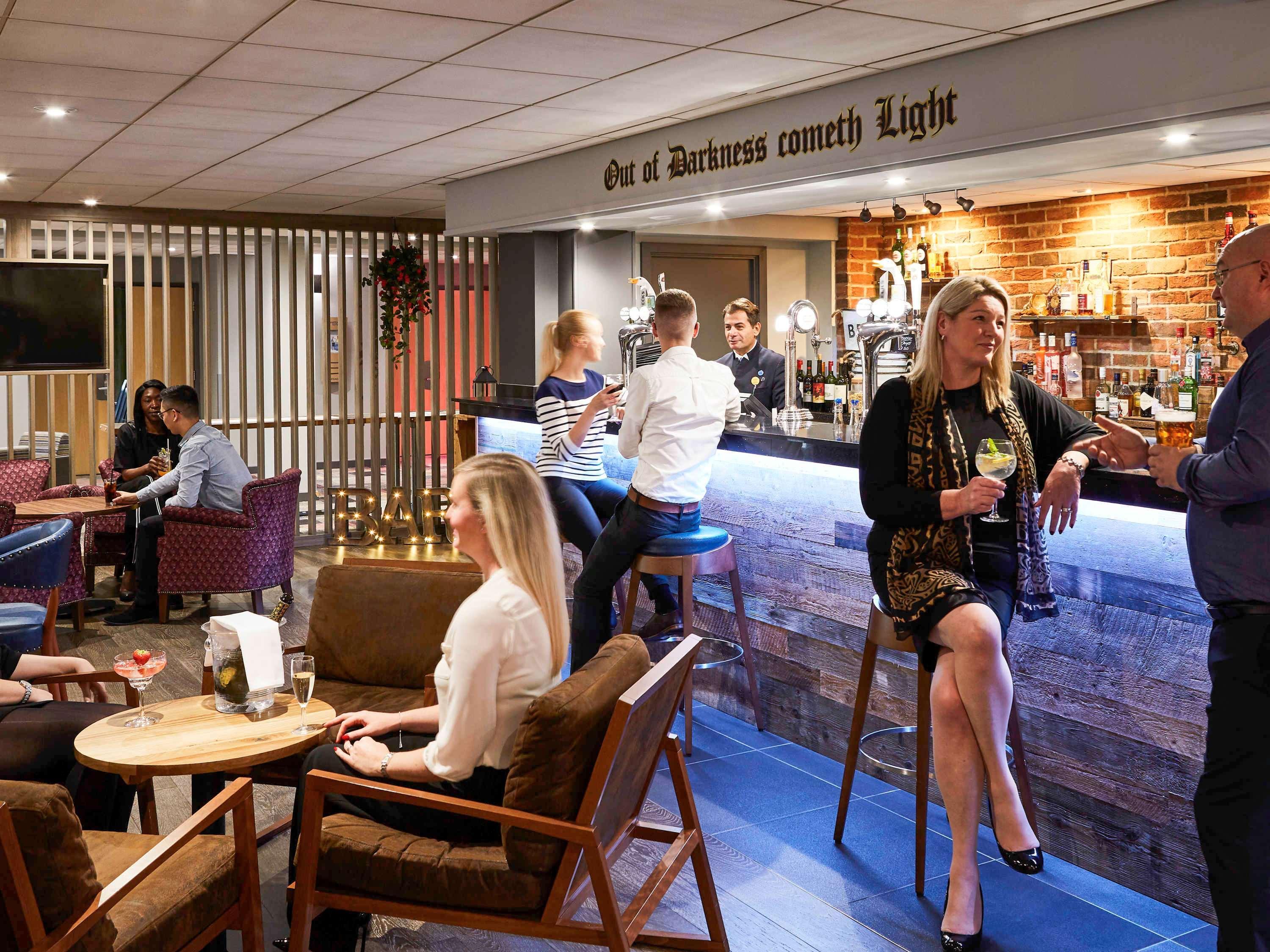 Novotel Wolverhampton City Centre Esterno foto