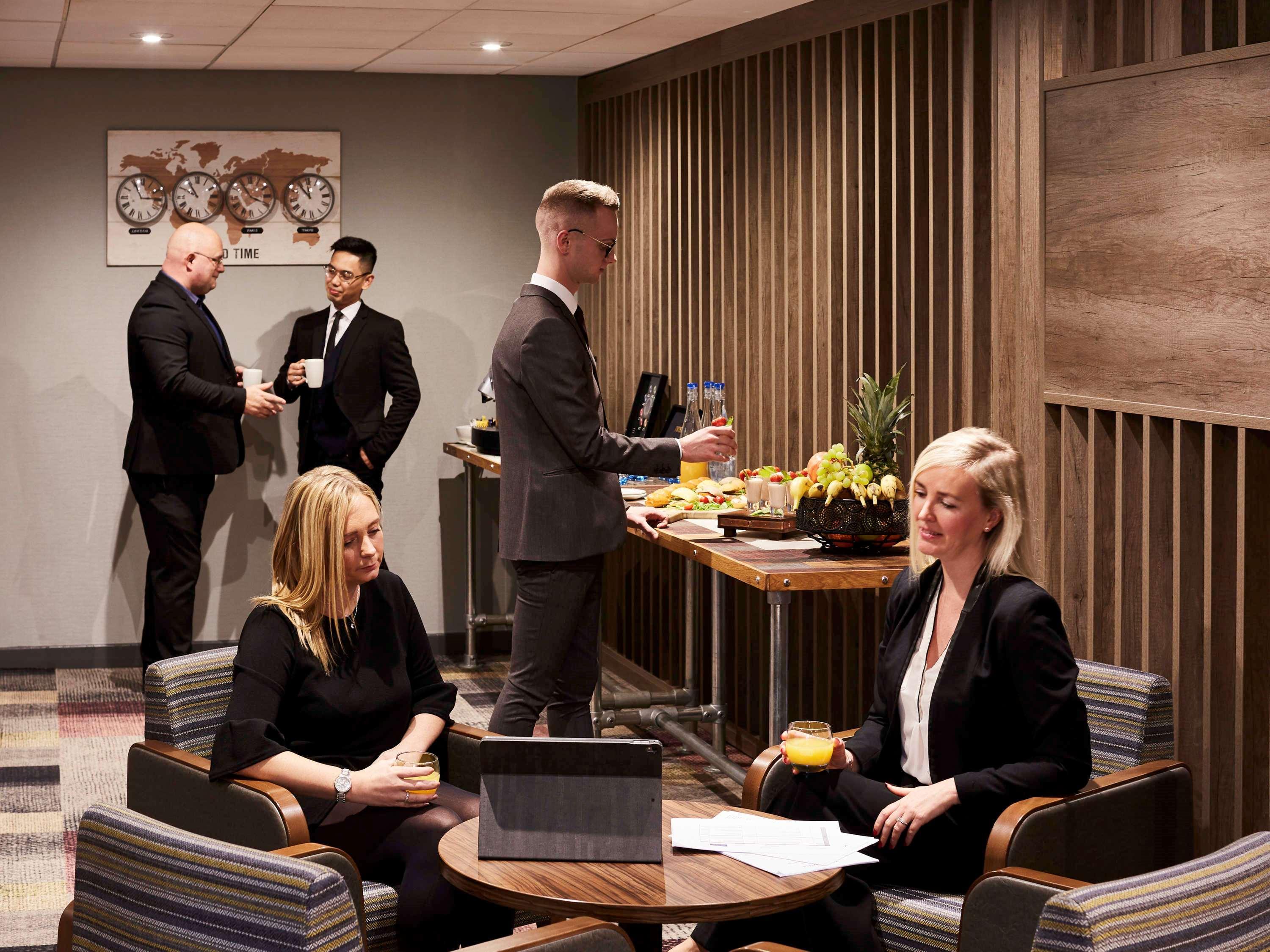 Novotel Wolverhampton City Centre Esterno foto